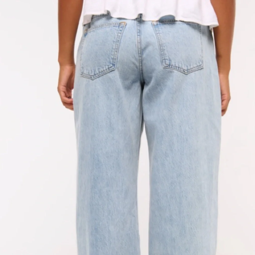 Abercrombie & Fitch The Ultra Loose Low Rise Jeans - Picture 2 of 7